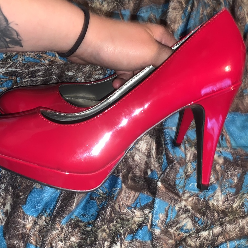 👠Red Worthington heels👠